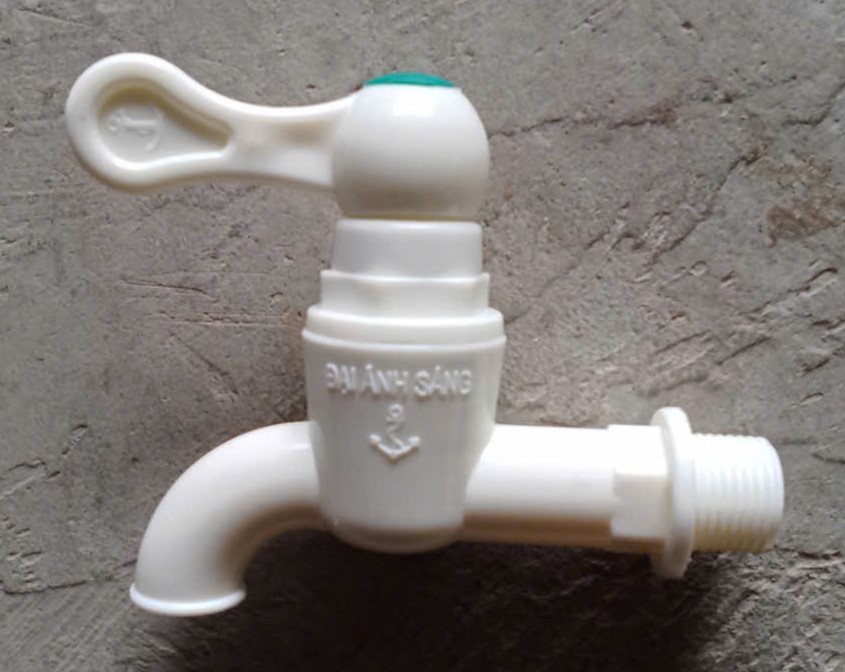Khoá Nước Nhựa Trắng